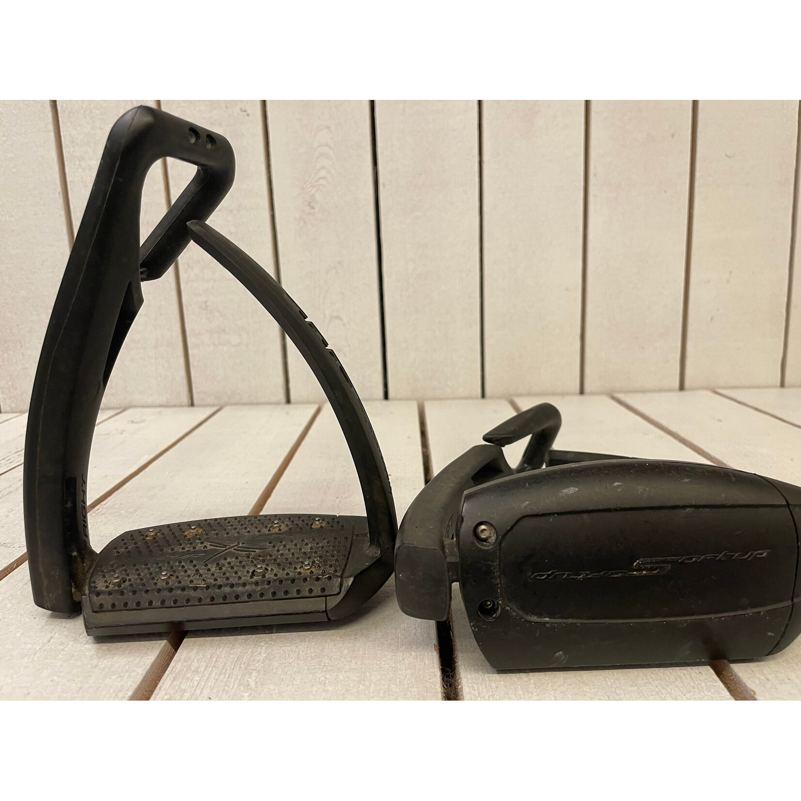 2de Hands 27/30-36 Freejump Stijgbeugels zwart/zwart