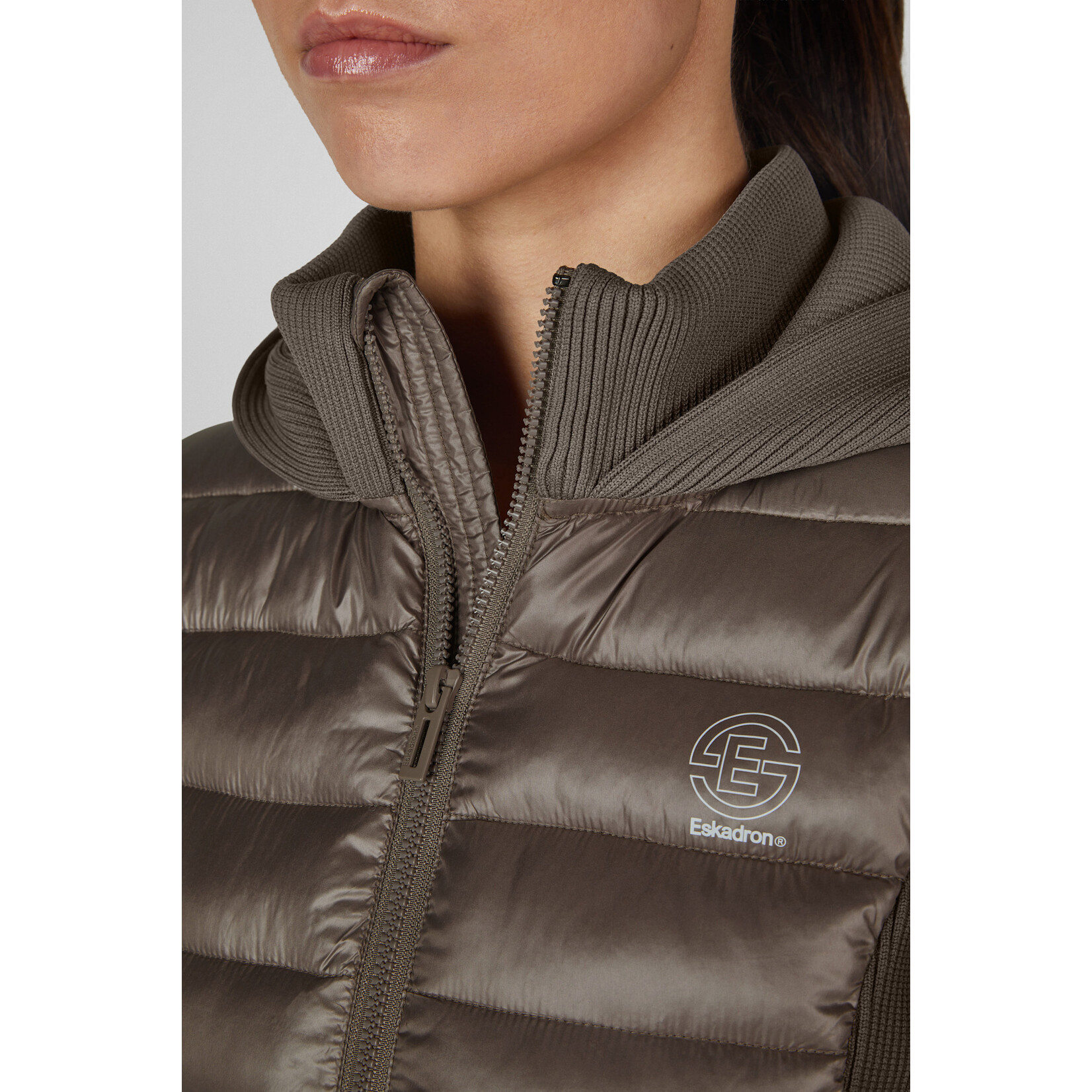 Eskadron Eskadron Dynamic Hybrid Vest Dames Powdertaupe