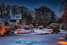 Vijver ijsvrij houden: Zo bescherm je jouw vijver in de winter