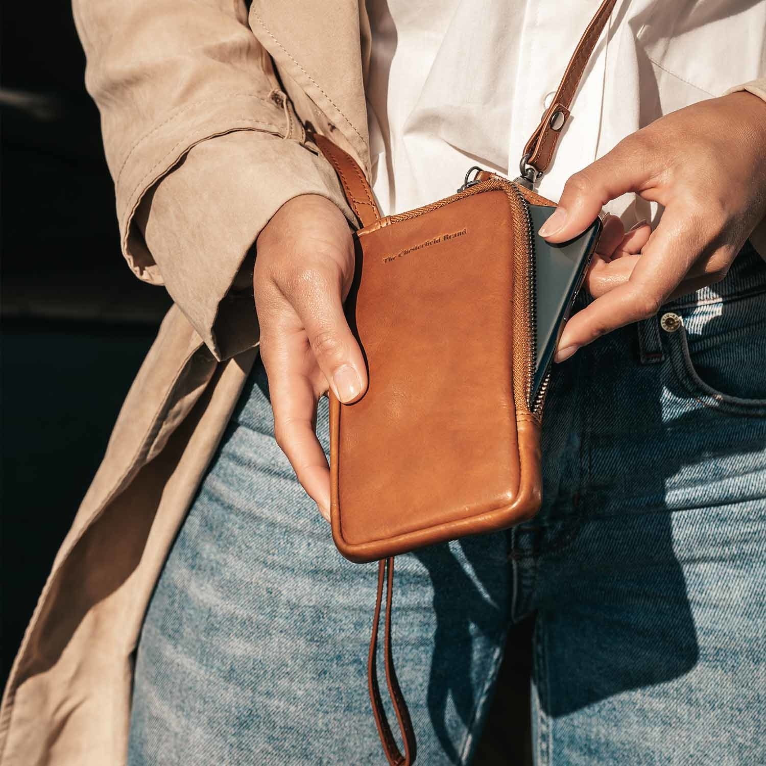 Leather Phone Pouch Cognac Madrid