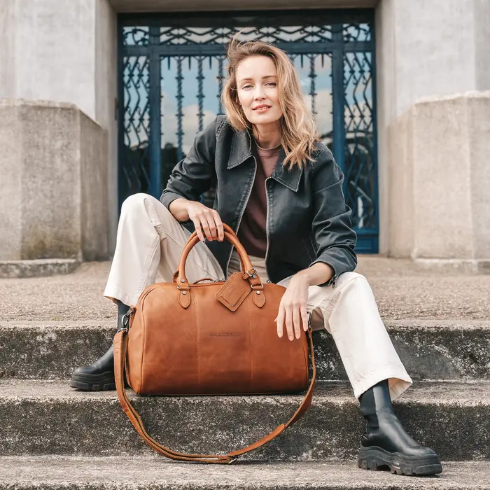 Women's Leather Weekend Bags | Shop The Chesterfield Brand - The  Chesterfield Brand