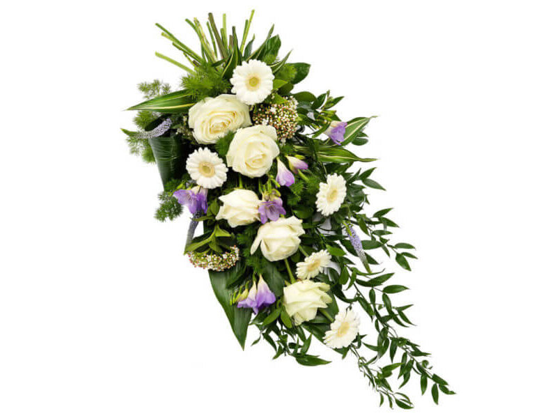 Handwerk door eigenaar Firenze bloemenatelier Laying bouquet White and Lilac