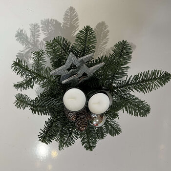 Handwerk met liefde en aandacht Compositions florales de Noël