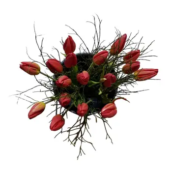 Firenze Bloemenatelier – Handgemaakte Boeketten, Bloemstukken & Planten Bouquet de Tulipes Rouges avec Myrtilles
