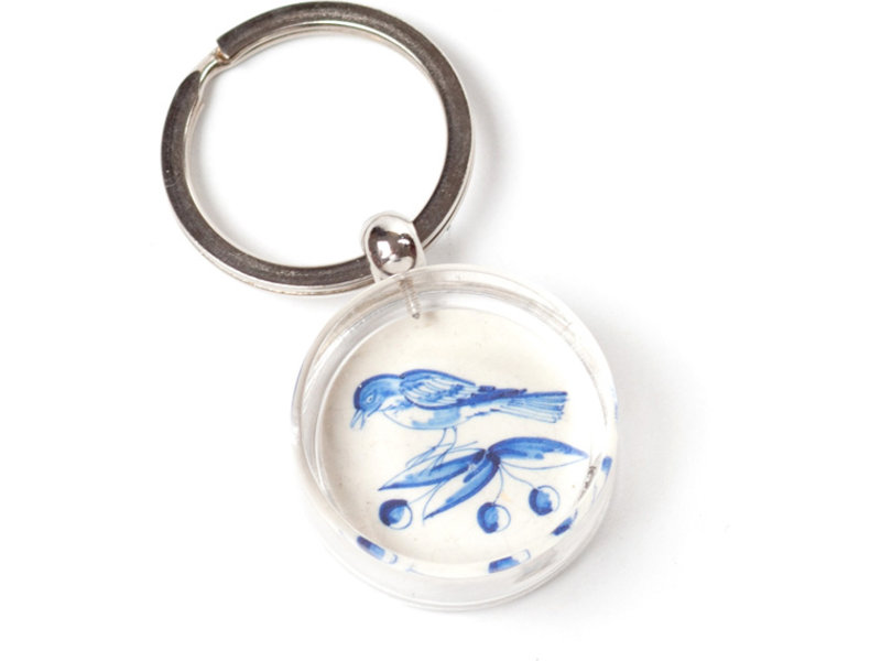 Porte-clés dans une boîte cadeau, carrelage bleu de Delft, deux oiseaux