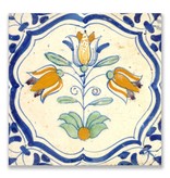 Carte postale, tuile bleue de Delft Trois tulipes