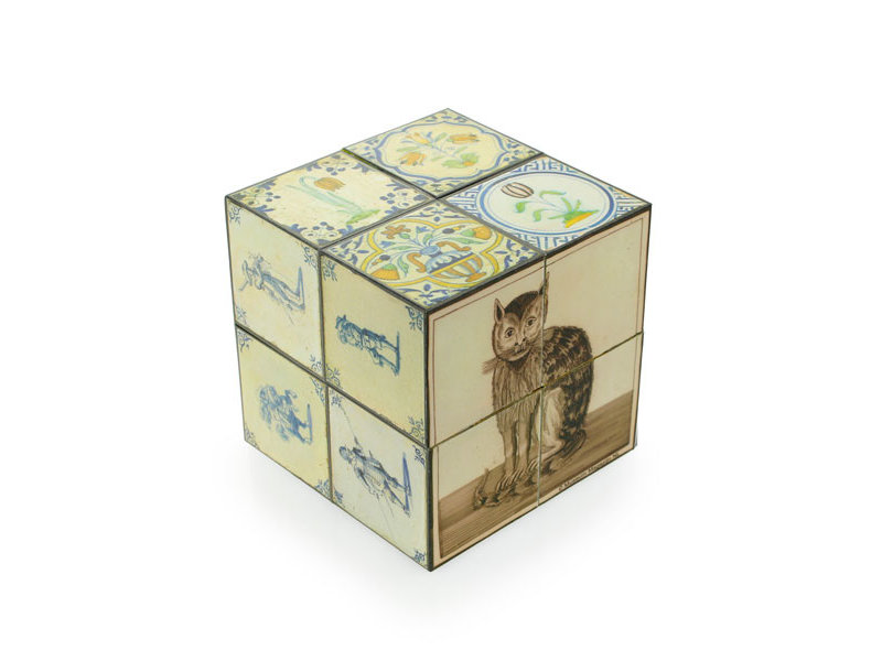 Cube magique,  tuiles bleues de Delft avec chat