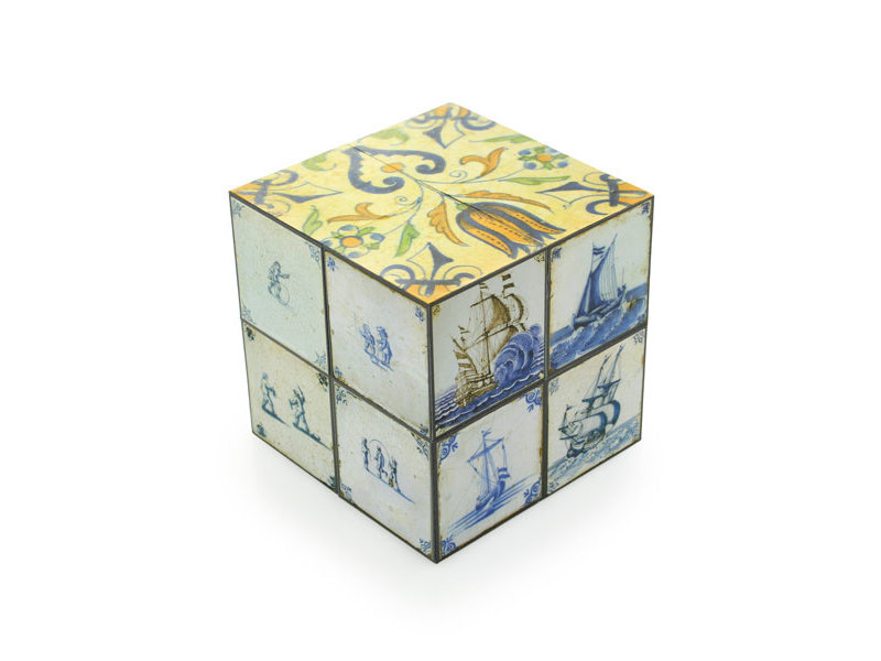 Cube magique,  tuiles bleues de Delft avec chat