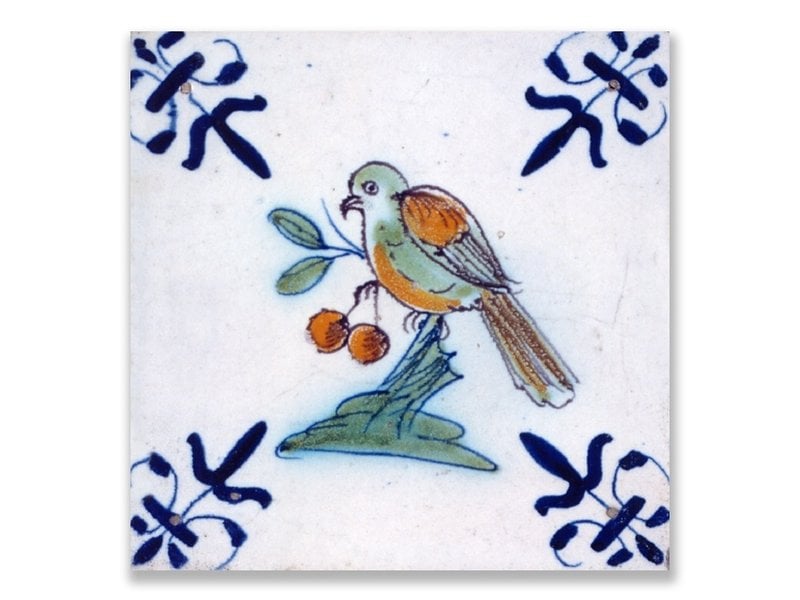 Carte postale, tuile bleue de Delft Oiseau aux fruits rouges