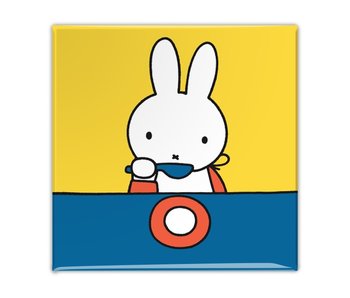 Imán de nevera, Miffy come