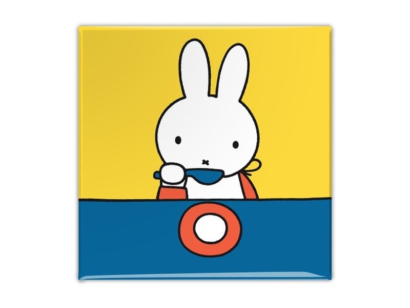 Aimant de réfrigérateur, Miffy mange