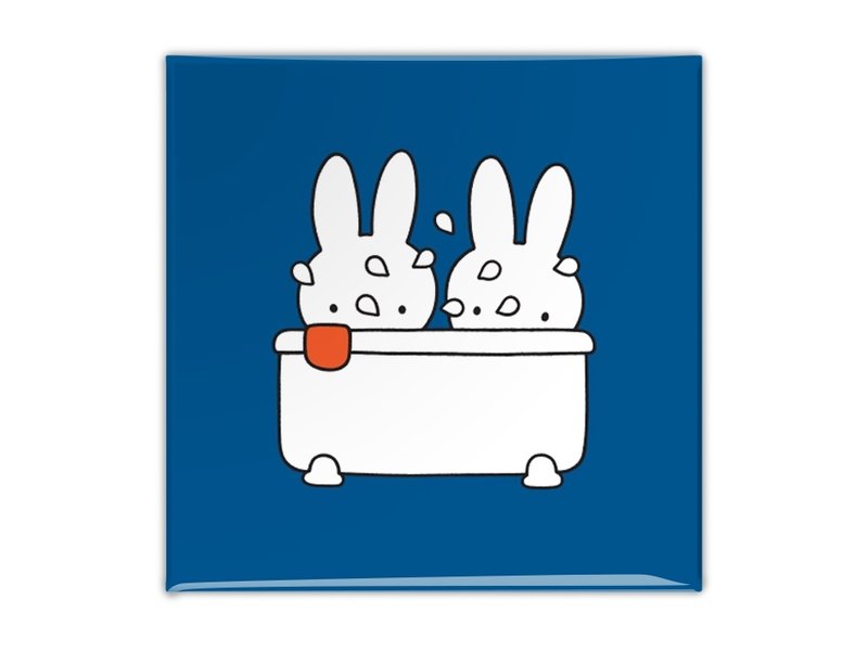 Fridge magnet, Miffy takes a bath