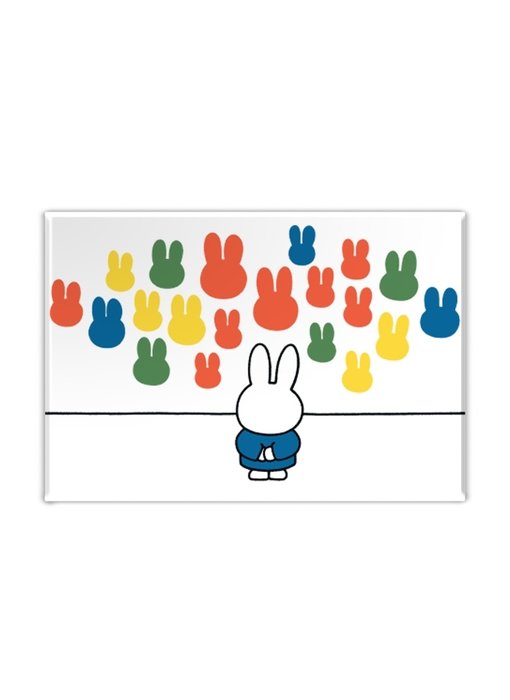 Fridge magnet, Miffy with art on the wall