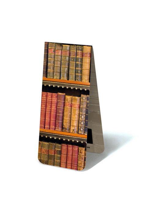 Marque-page magnétique, vieux livres sur une étagère