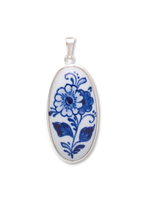 Medallion, Delft blue porcelain, oval