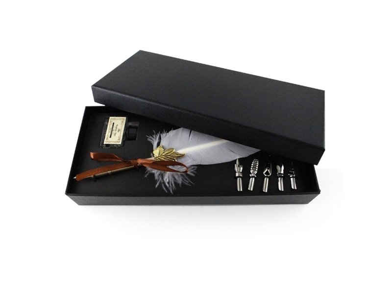 Coffret de Calligraphie, Plume & Encrier, plume blanche, boîte noire