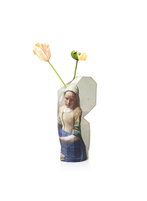 Florero de papel, La Lechera, Vermeer