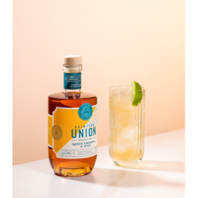 Union Queen Pineapple & Spice 70CL in Giftbox