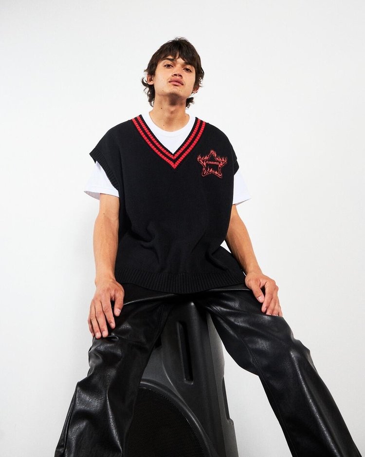 Pleasures Outpost Oversized Sweater Vest 'Black & Red'