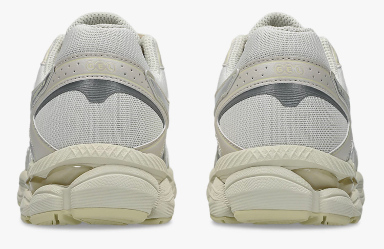 Asics GEL-CUMULUS 16 Sneakers 'Cream/Pure Silver'