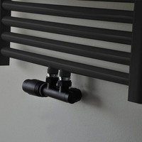 Radiator Onderblok Wiesbaden Haaks Links Mat Zwart (Voor midden aansluiting)