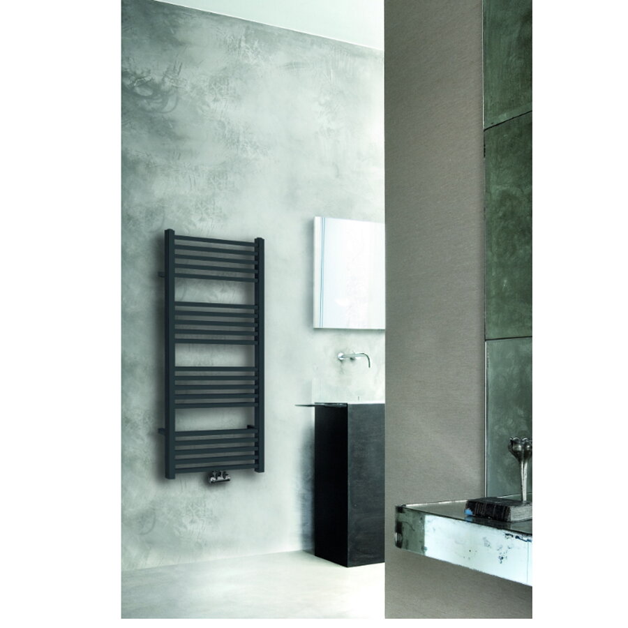 Sierradiator Tower 119x60 cm Mat Zwart Midden Onderaansluiting