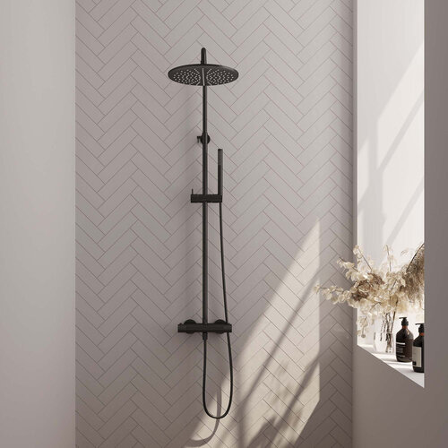 Regendoucheset Opbouw Brauer Black Carving 30 cm Thermostatisch met Staaf Handdouche Geborsteld Mat Zwart 