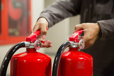 Poederblusser of schuimblusser: Welke is beter voor jouw brandbeveiliging?