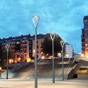 Olest-Novatilu Volga 20W lichtmast, 2585 lumen, 4,7m hoogte met voetplaat