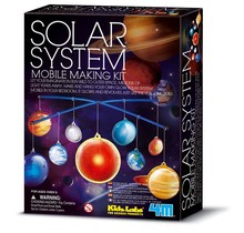 4M Kidzlabs spacebouwset zonnestelsemobiel lim in het donker