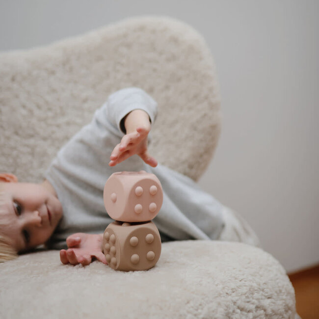 Mushie Dice press toy 2pck Cambridge Blue/Shifting Sands