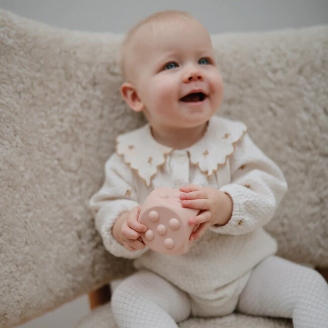 Mushie Dice press toy 2pck Cambridge Blue/Shifting Sands