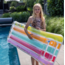 Swim Essentials  Luchtbed Regenboog