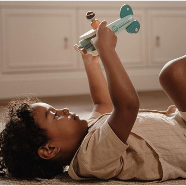 Little Dutch speelgoedvliegtuigje FSC