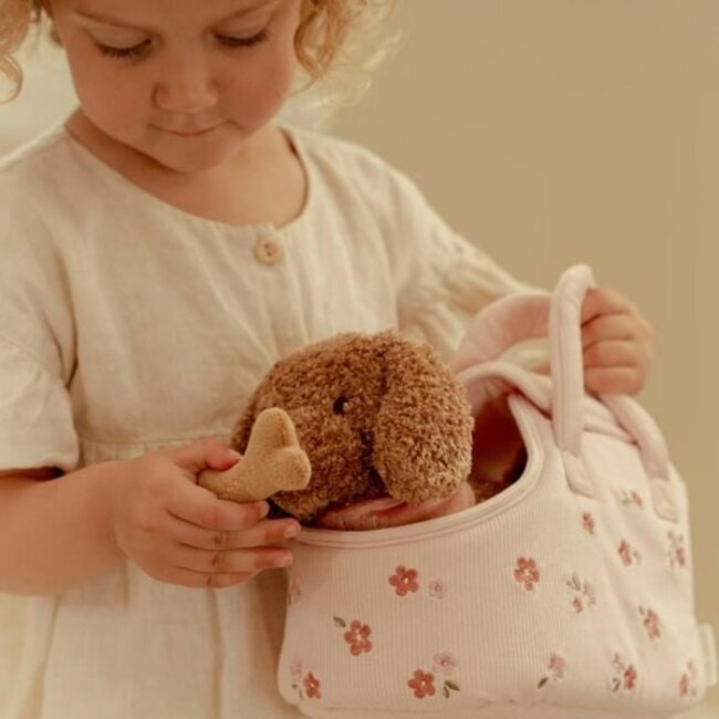 Knuffelhond Jackie in tas