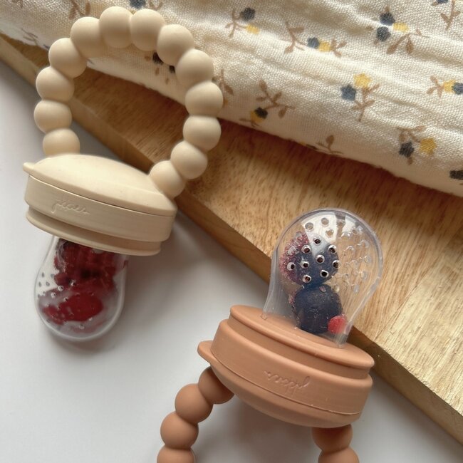 Jikkies fruitspeen – Inclusief 3 speenmaten –Taupe