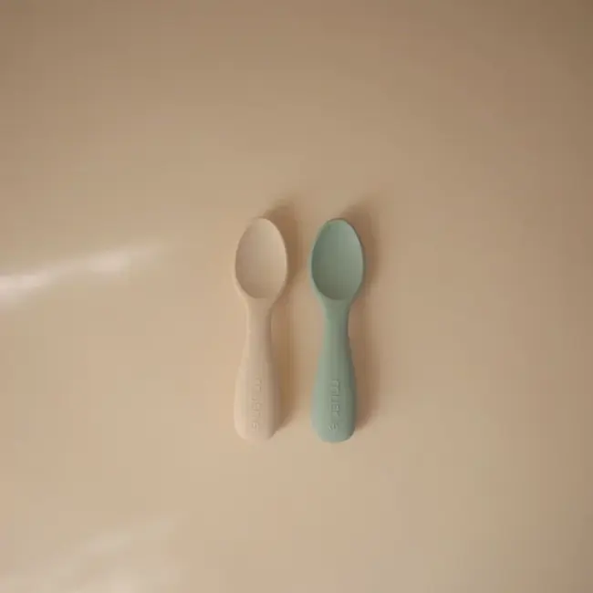 Mushie Silicone Toddler Starter Spoons Cambridge blue - shifting