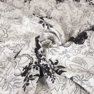  Satijn met zwart witte getekende bloemen