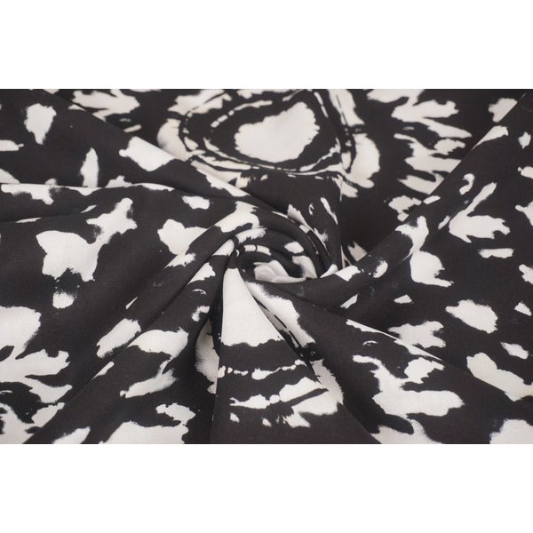 Linnenmix stof met Batikprint zwart-wit