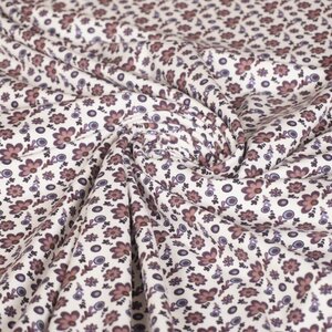  Tricot wit met bloemen en besjes