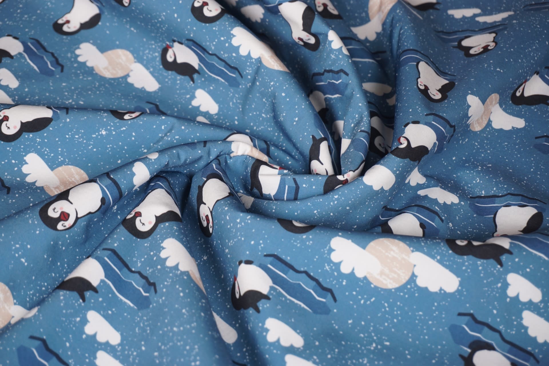 roltrap vredig parfum Softshell Stof Lichtblauw met Pinguïns - Stoffenwebshop De Lappenkraam | De  Lappenkraam