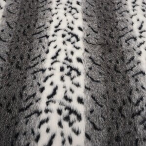  Langharig bont met dierenprint grijs
