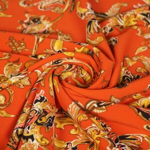  Coupon 205 Crinkle polyester rood met sierprint 180 x 150 cm