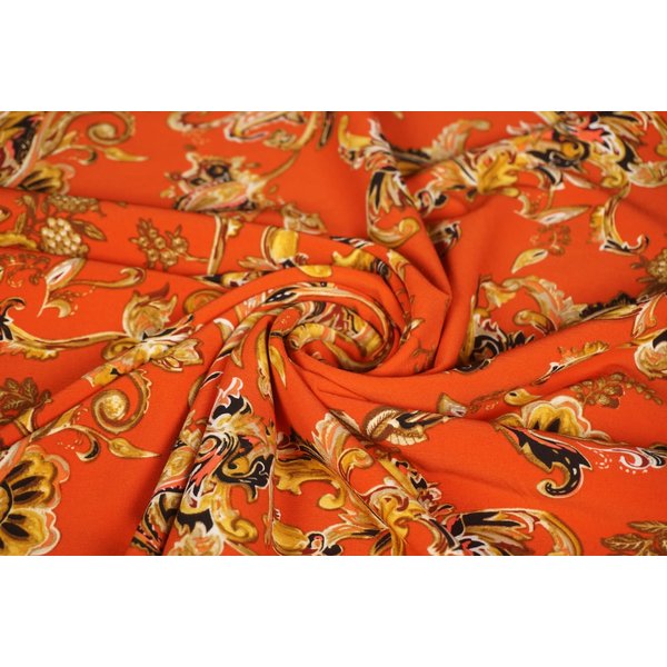 Coupon 205 Crinkle polyester rood met sierprint 180 x 150 cm