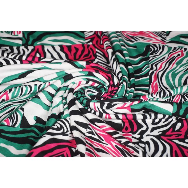 Coupon 2 Viscose tricot met groen roze dierenprint 180 x 150 cm