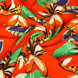 *** Viscose stretch stof rood met vrolijke bloemen