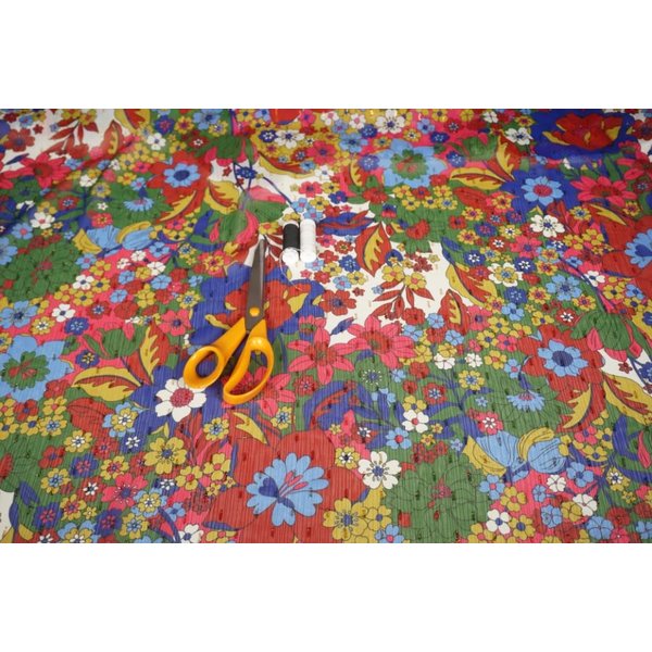 SALE Georgette stof met lurex in bloemdessin