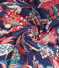  Viscose twill donkerblauw met bloemen