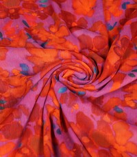  Chiffon in lila met rode en oranje bloemen