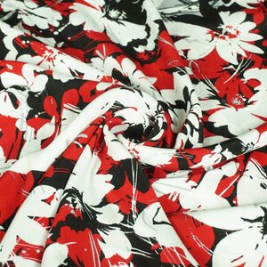  Viscose zwart met rode en witte bloemen